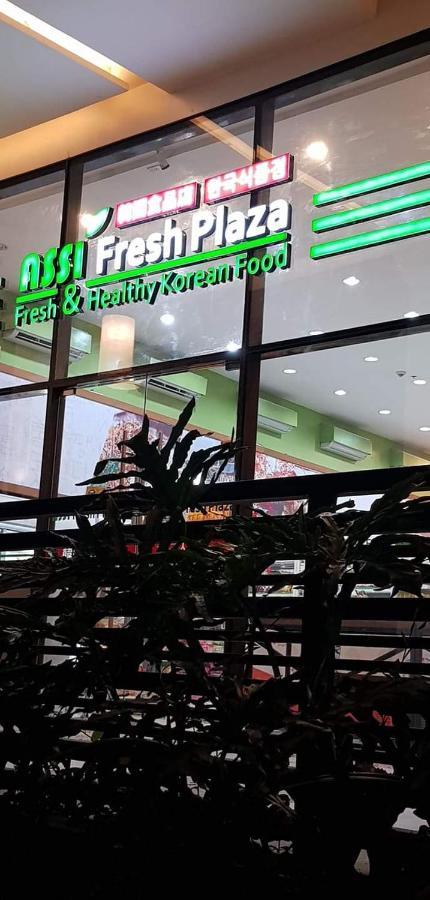 Cozyvilla At 81 Newport Blvd Walk To Naia T3 Marriott & Resorts World Casino & Newport Mall For 5 Pax Free Parking!!!! Pasay Esterno foto